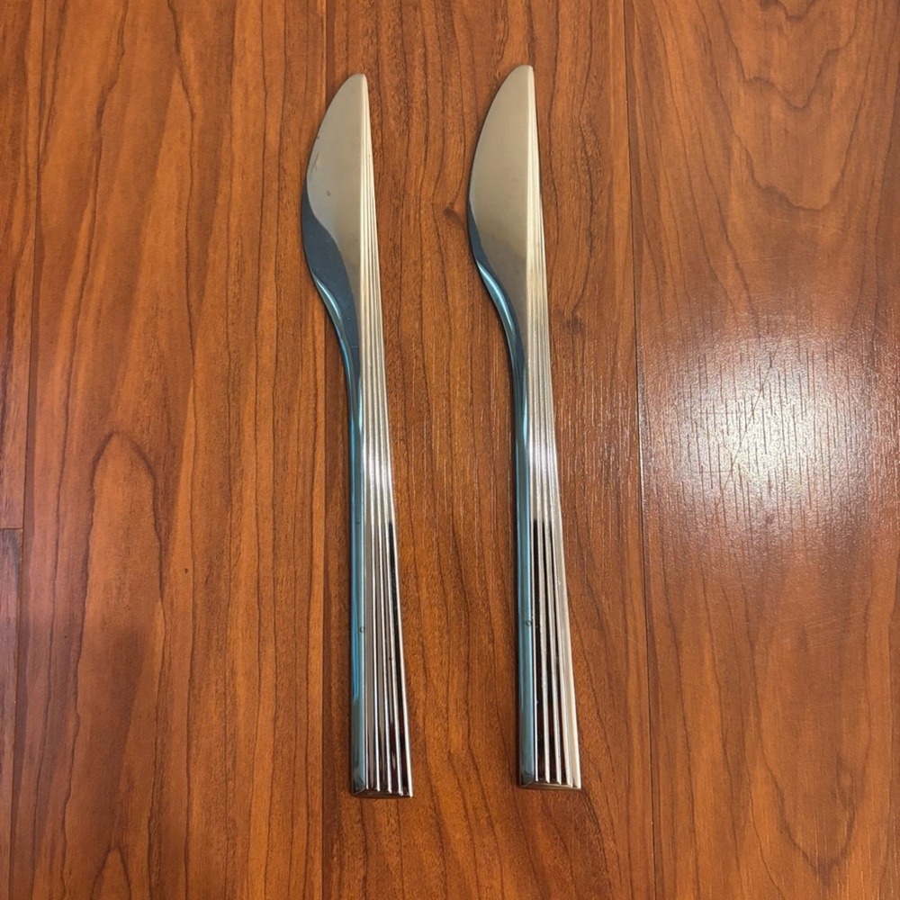 Yamazaki Korpijakko Linear Glossy Stainless Modern Dinner Knives Set of 2